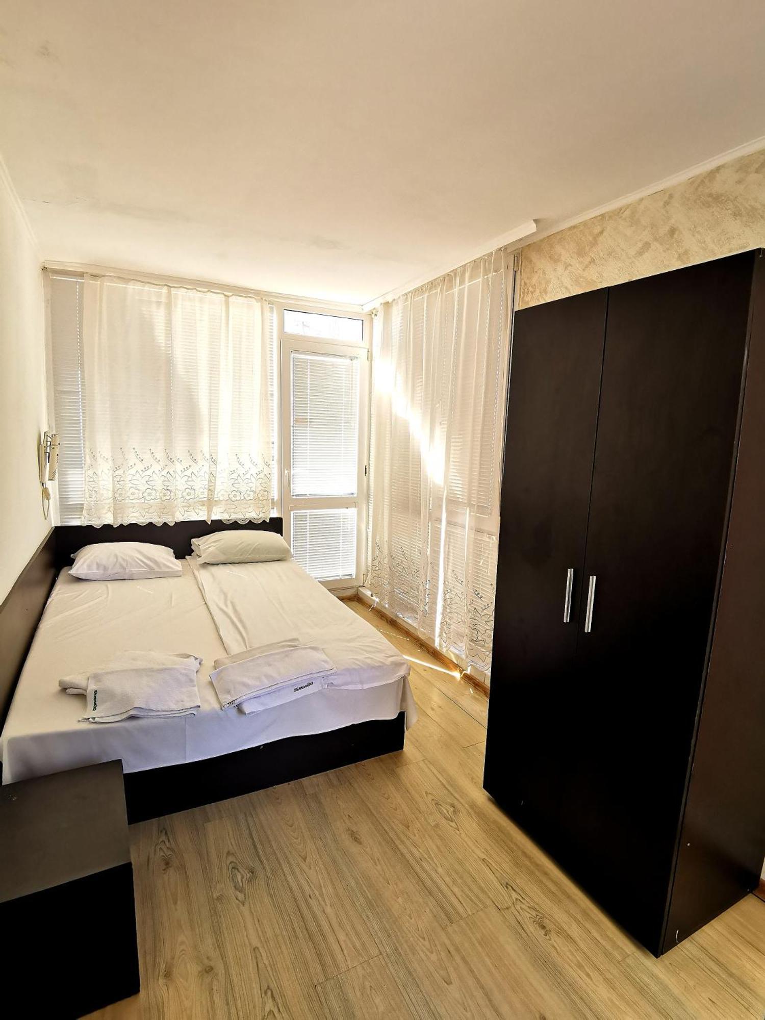 Family Hotel White House Поморие Экстерьер фото