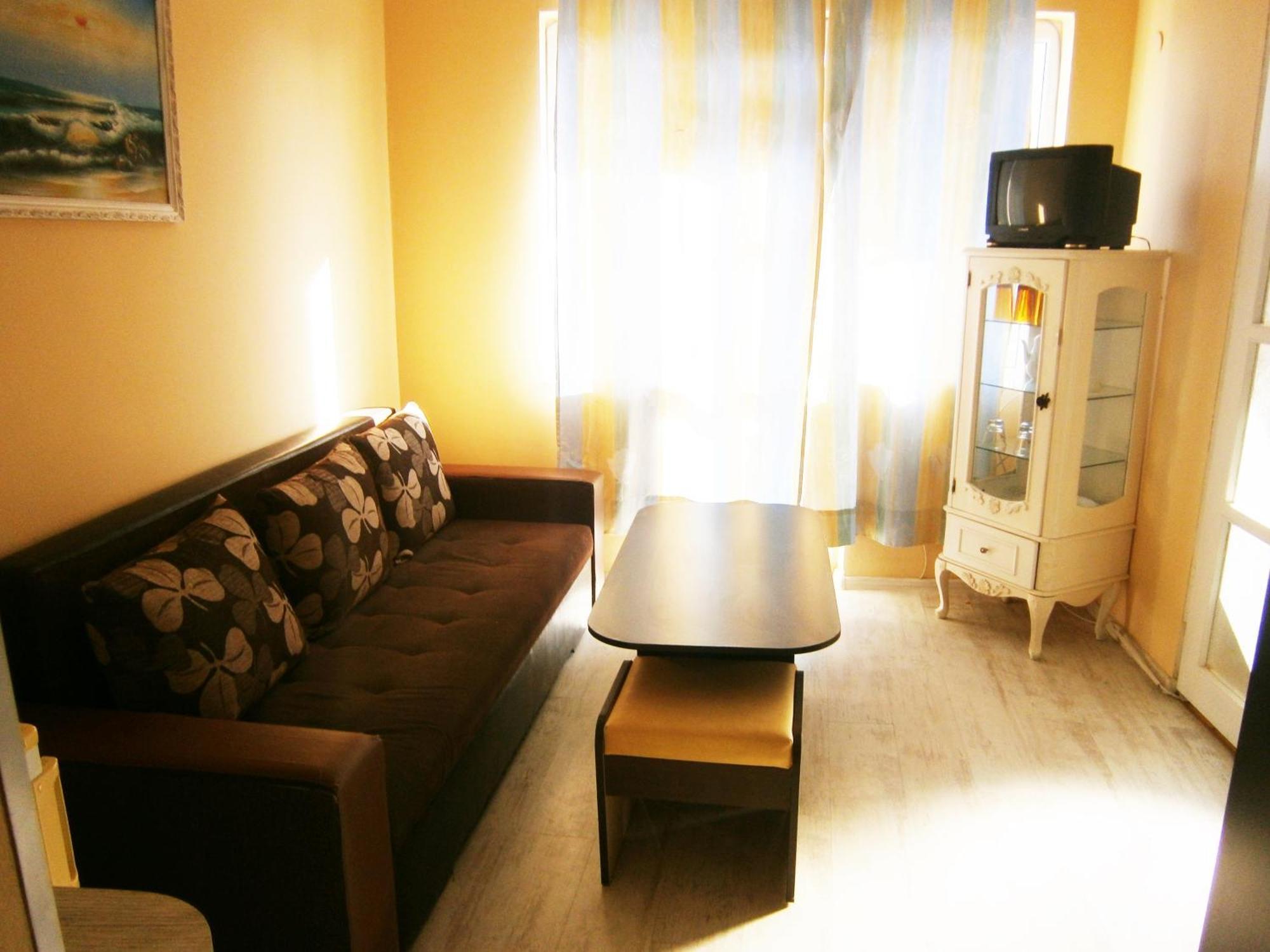 Family Hotel White House Поморие Экстерьер фото