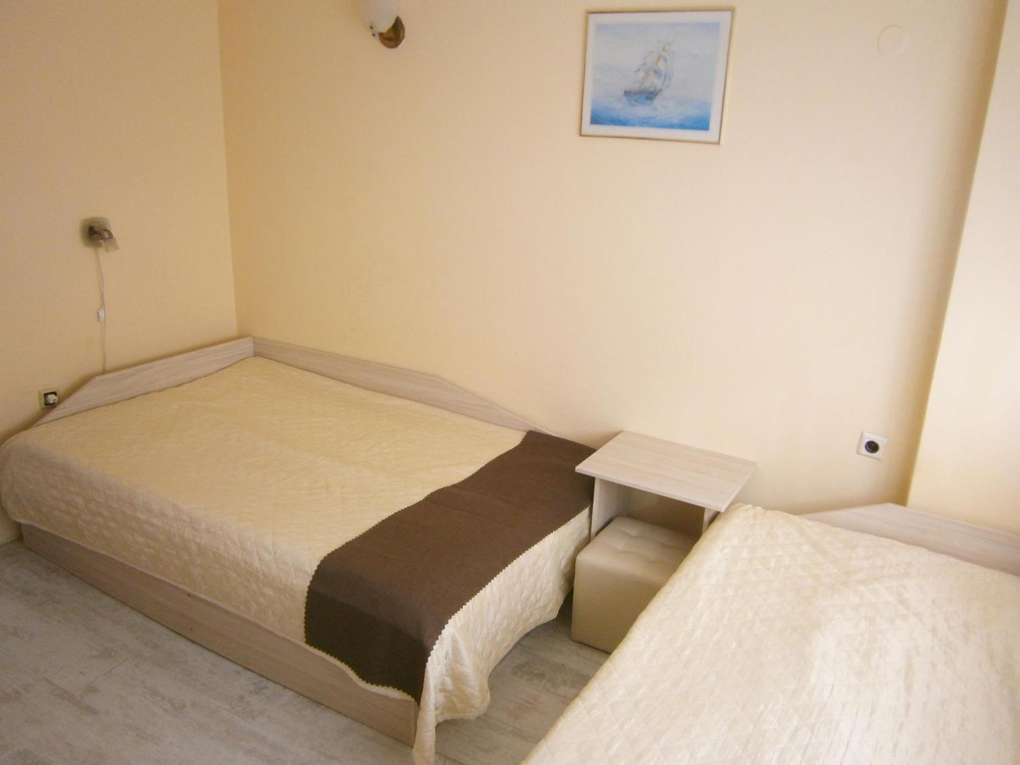 Family Hotel White House Поморие Экстерьер фото