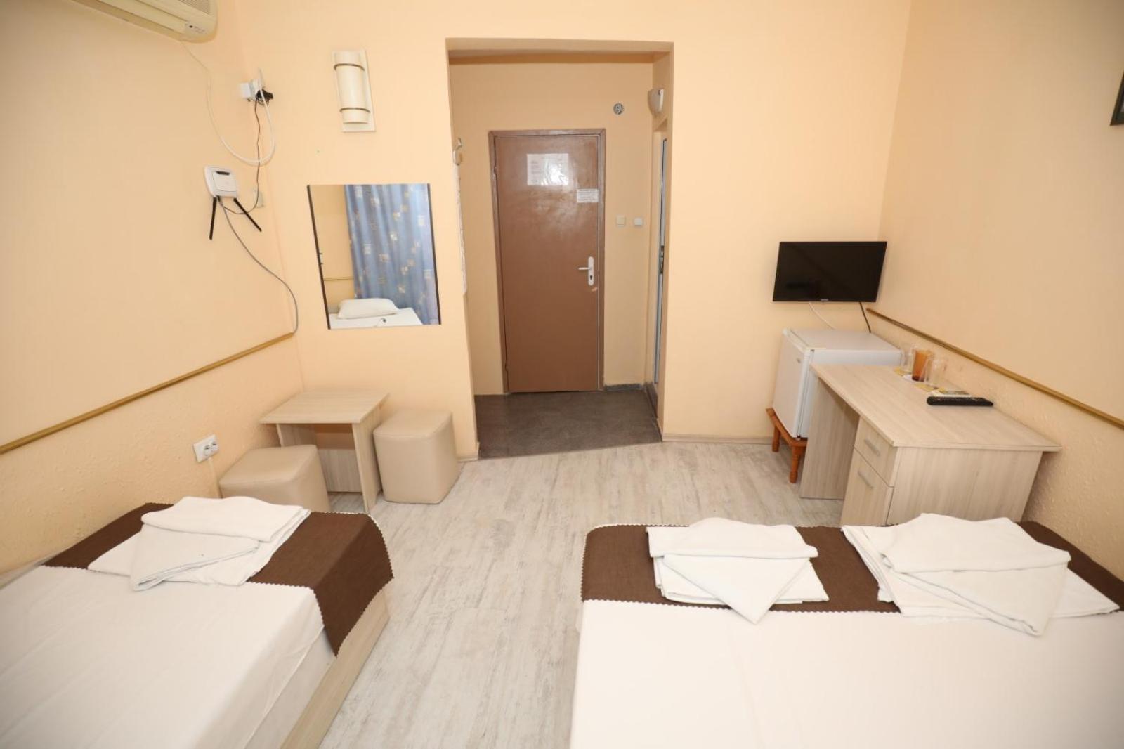Family Hotel White House Поморие Экстерьер фото