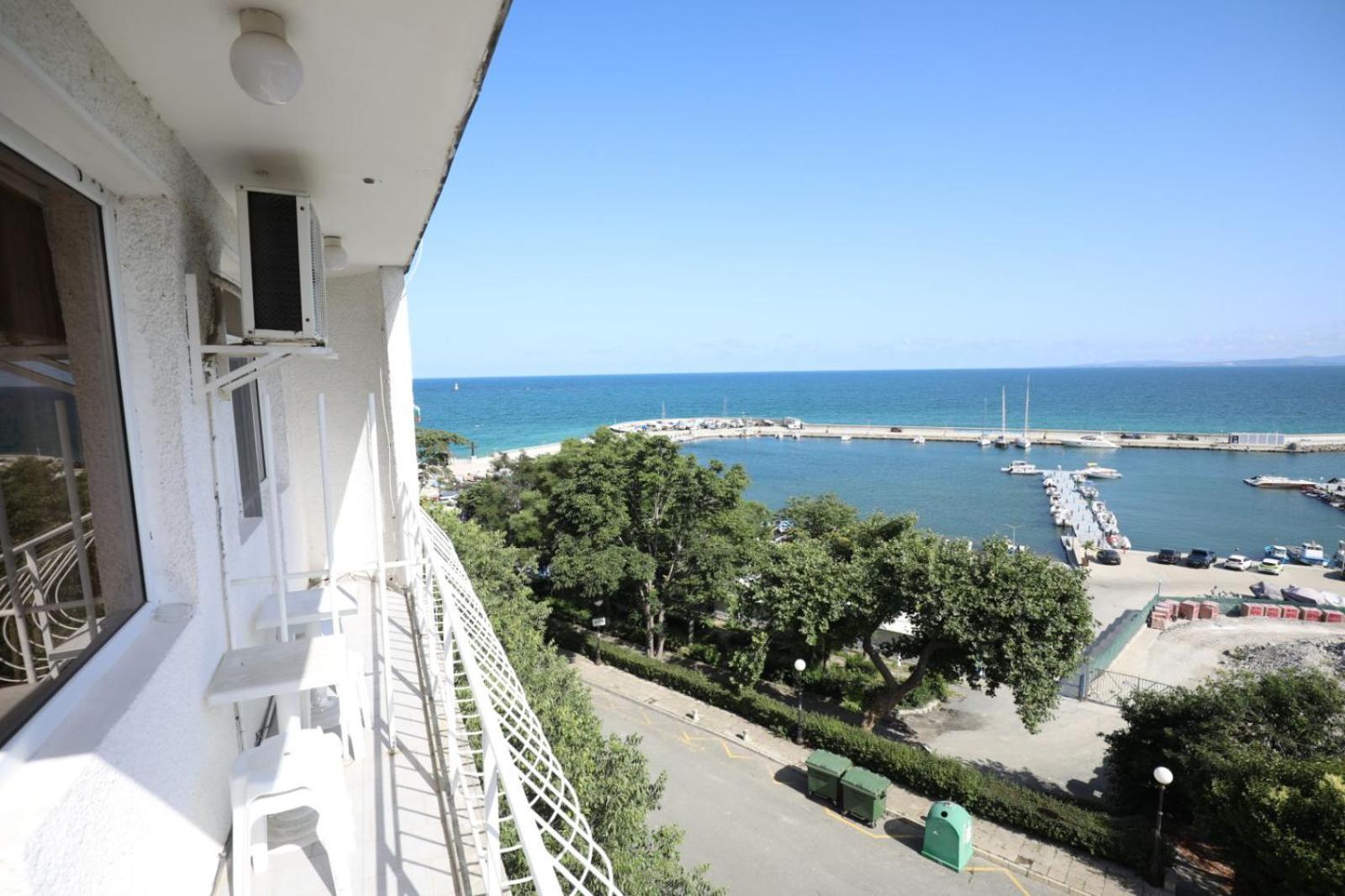 Family Hotel White House Поморие Экстерьер фото
