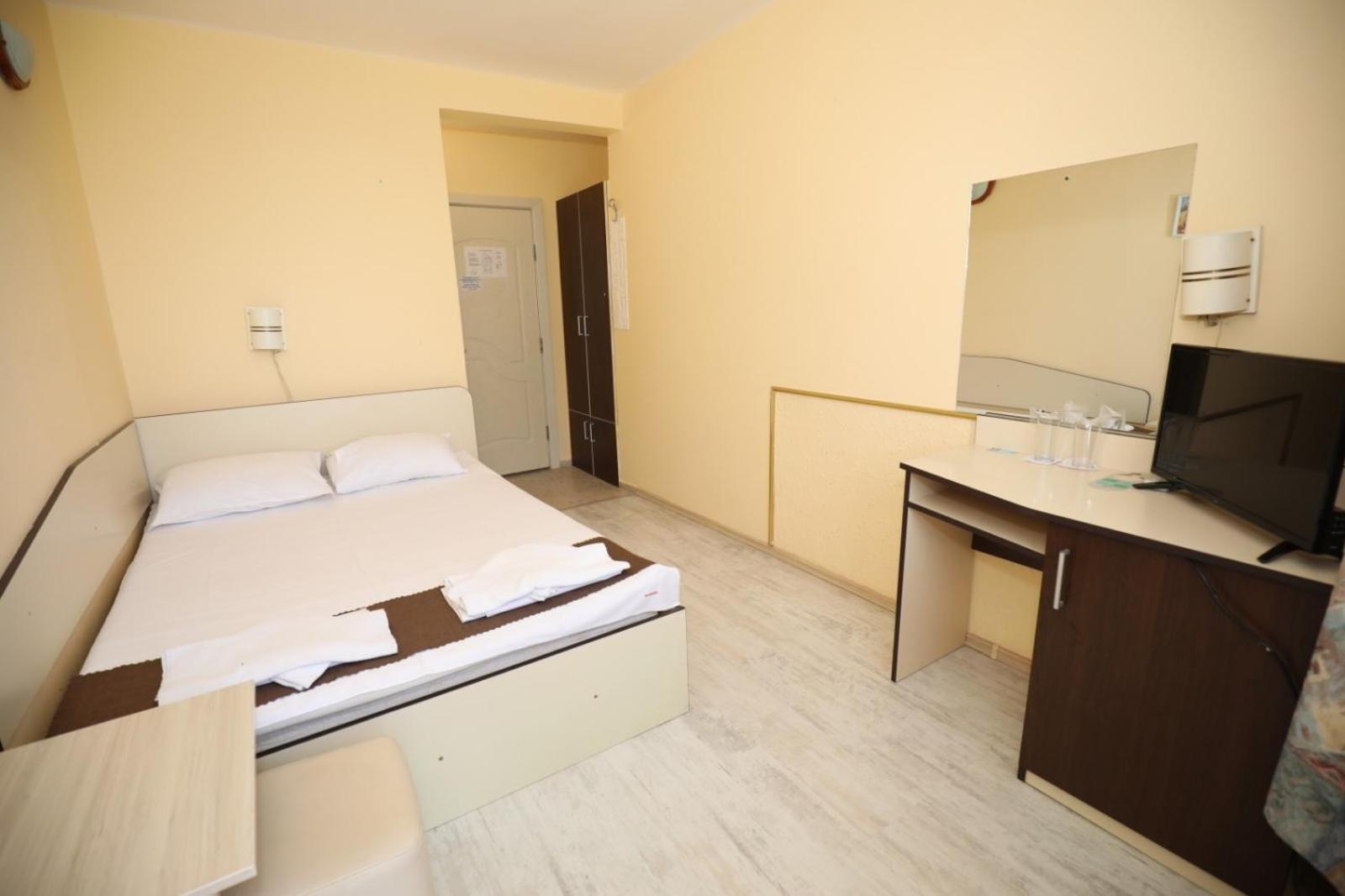 Family Hotel White House Поморие Экстерьер фото